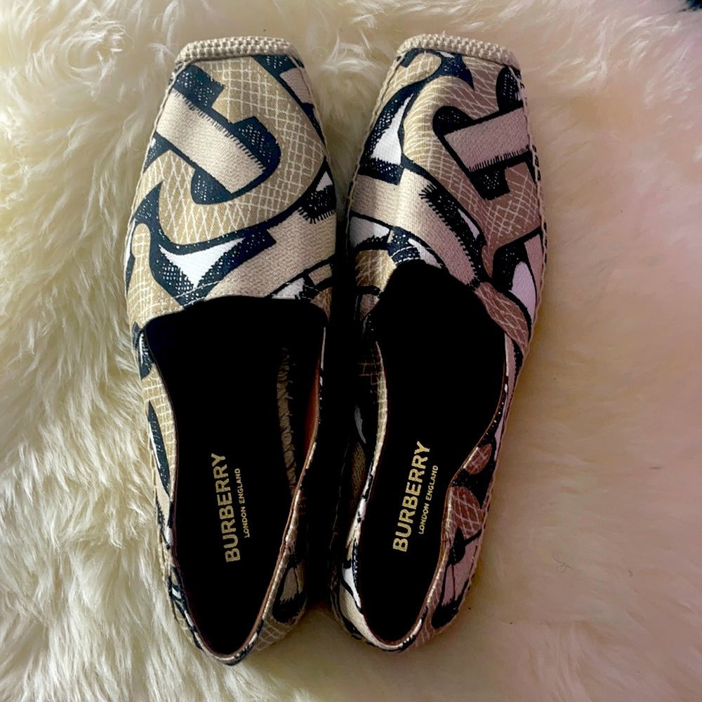 Burberry flats